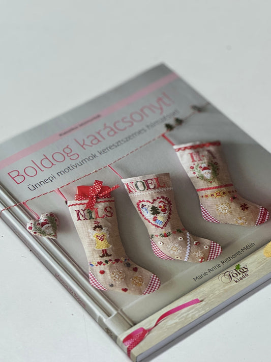 Ünnepi motívumok keresztszemes hímzéssel - könyv